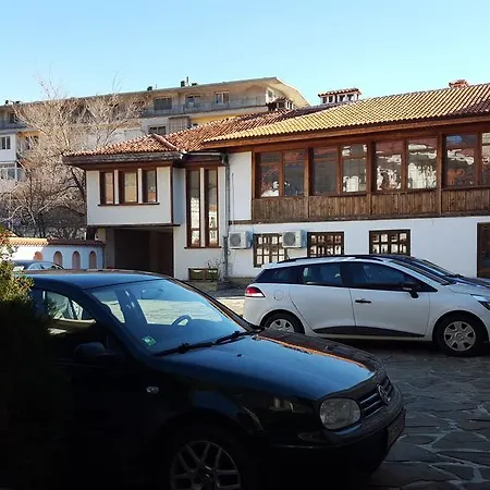 бозукова къща Къща за гости 4*